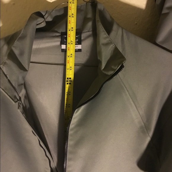 Nike storm-fit golf rain suit (small). - Picture 2 of 6